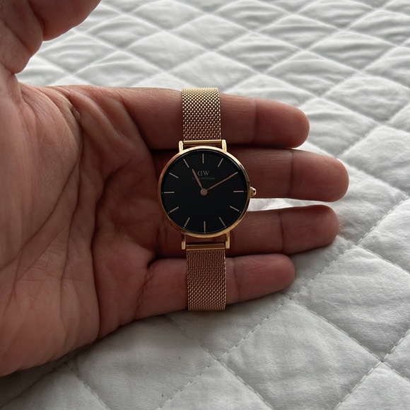 Daniel Wellington Watch - Picture 2 of 8